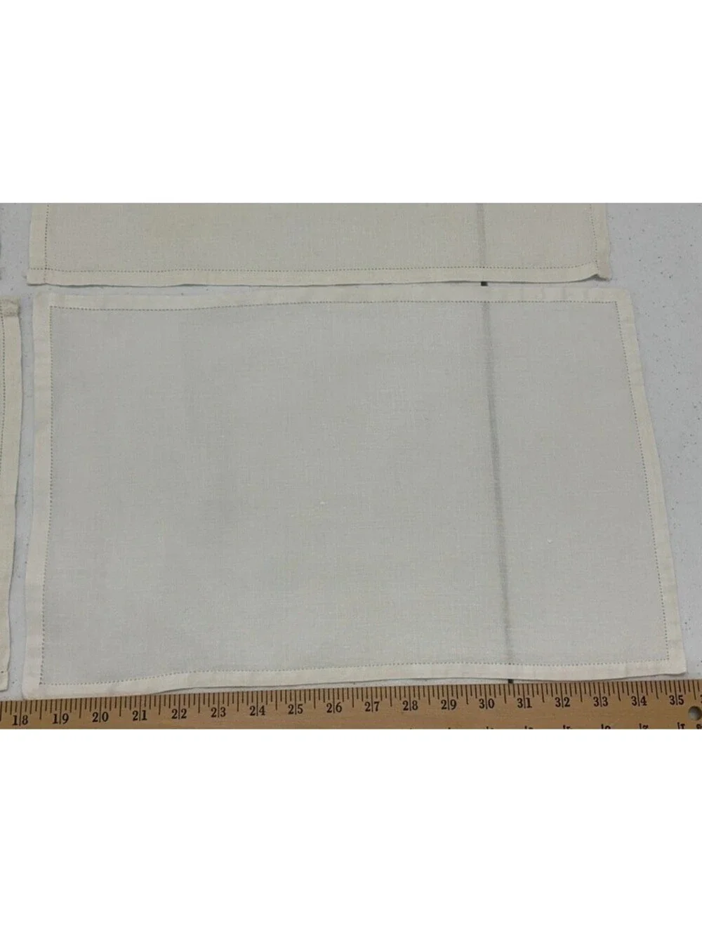 Vintage Cream White 4 Placemats 4 Napkins Linen? Cotton? Border